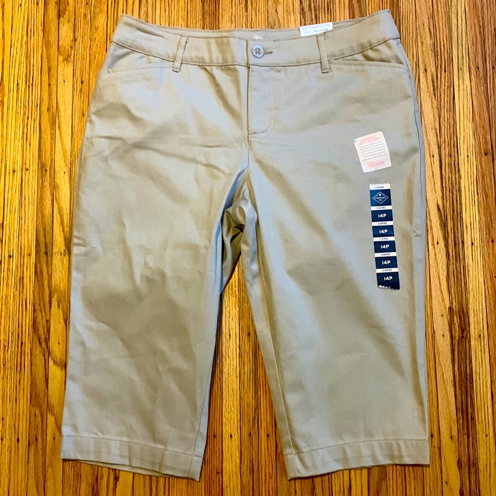 St. John’s Bay Capri Pants